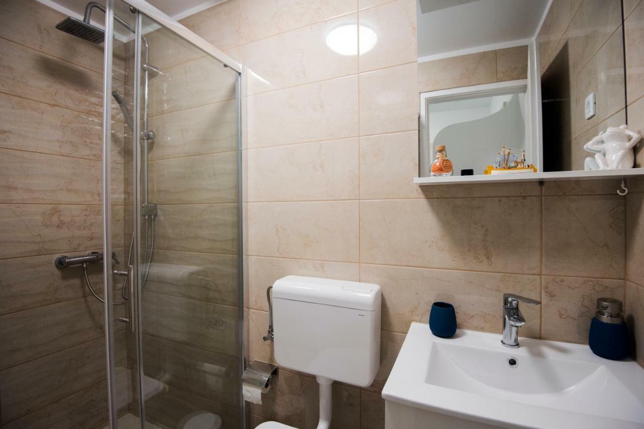 Ibis Your Cosy Oasis With Private Parking And Patio Split Ngoại thất bức ảnh