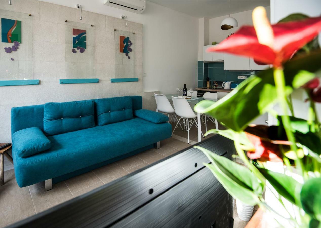 Ibis Your Cosy Oasis With Private Parking And Patio Split Ngoại thất bức ảnh