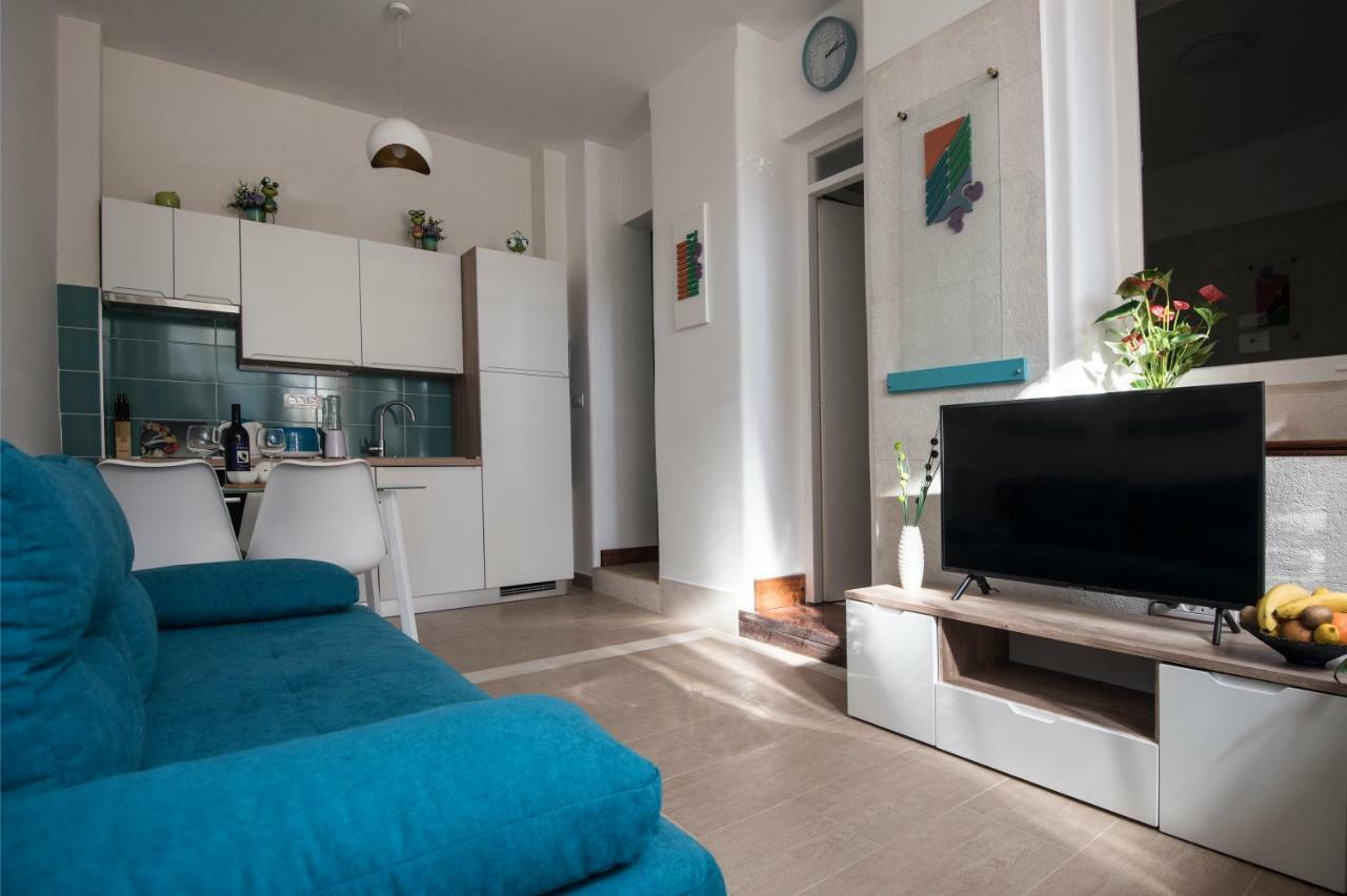 Ibis Your Cosy Oasis With Private Parking And Patio Split Ngoại thất bức ảnh