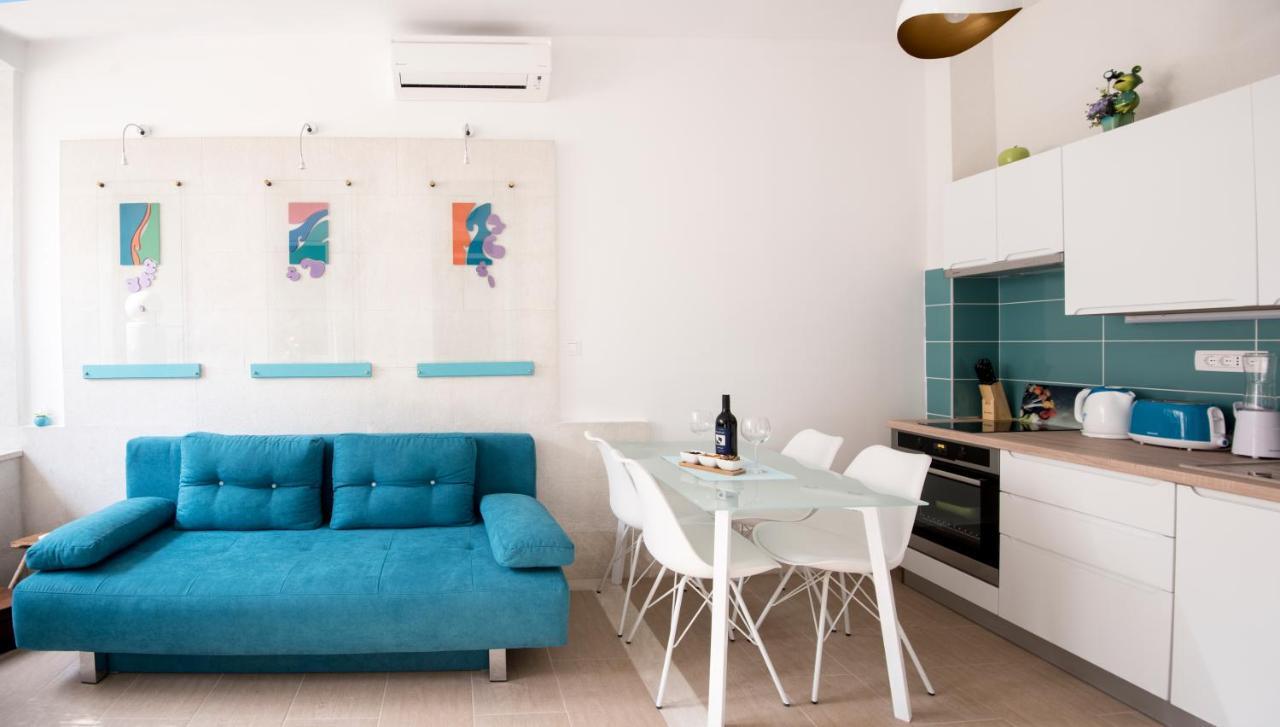 Ibis Your Cosy Oasis With Private Parking And Patio Split Ngoại thất bức ảnh